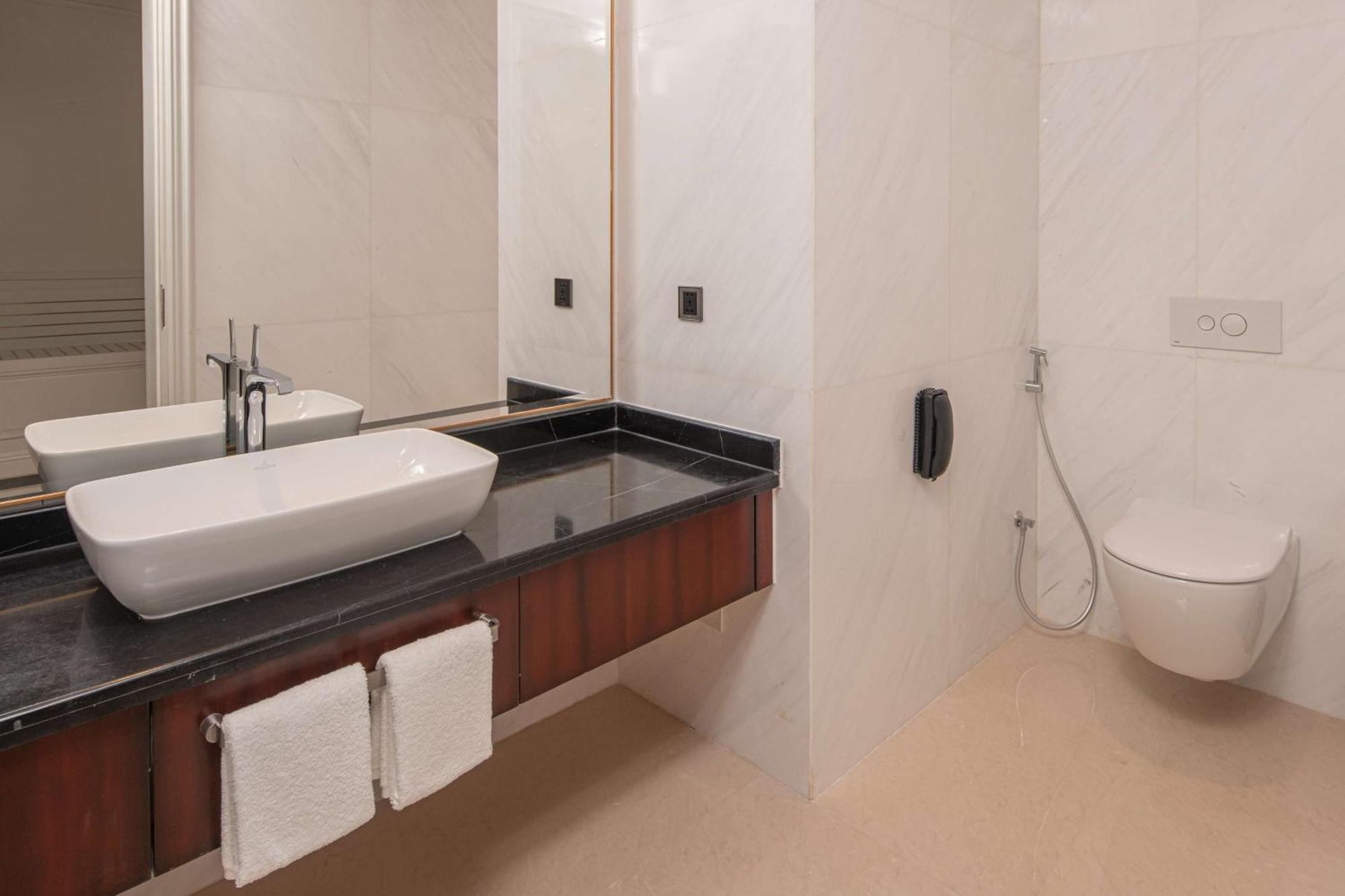 Hilton Brazzaville Les Tours Jumelles Hotel & Residences エクステリア 写真