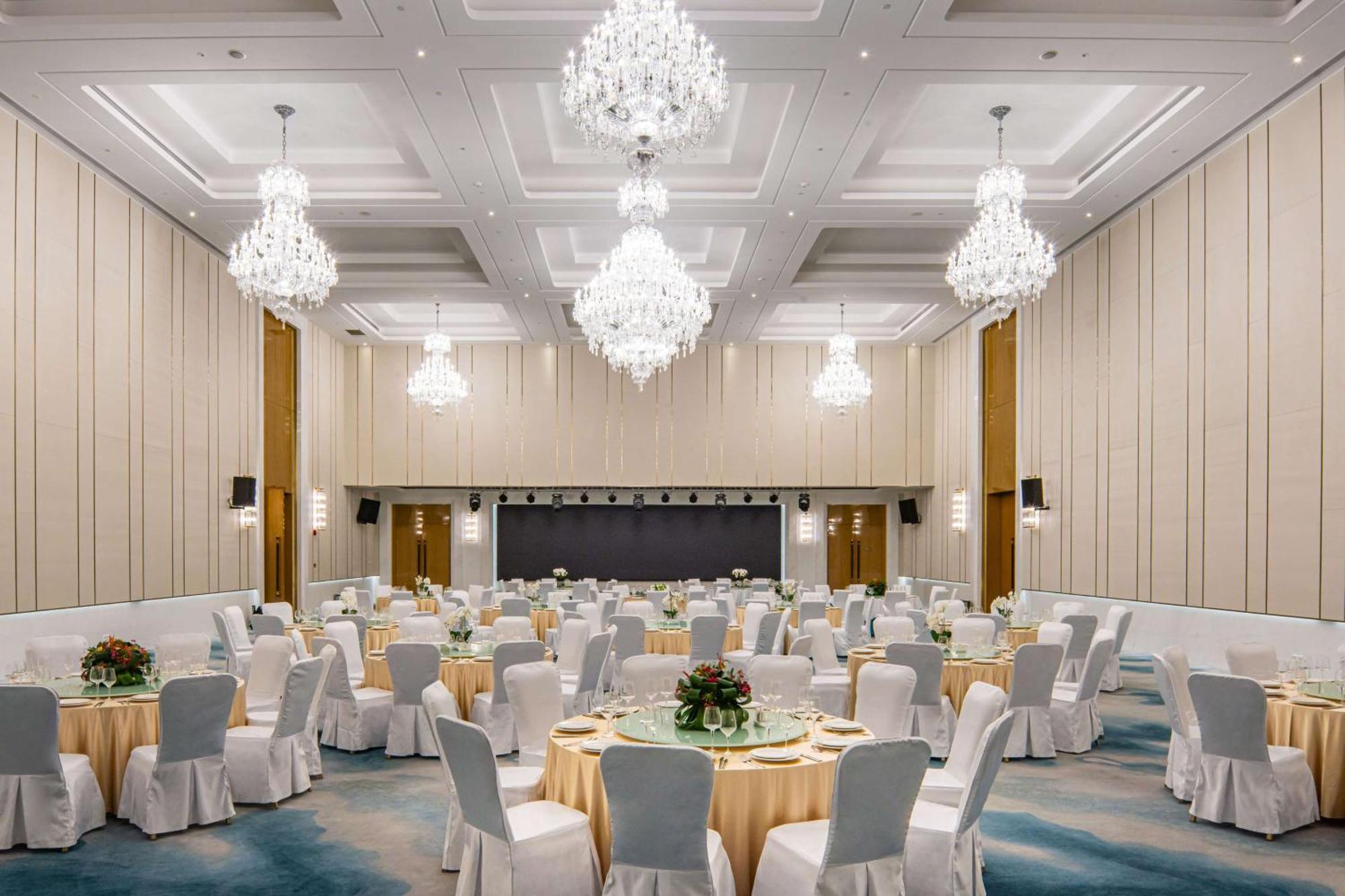 Hilton Brazzaville Les Tours Jumelles Hotel & Residences エクステリア 写真